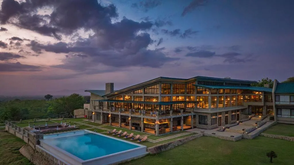 Hotels & Lodges